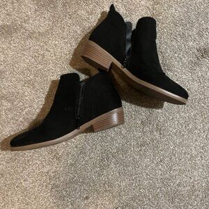 Black boots 8 1/2 Woman shoe size